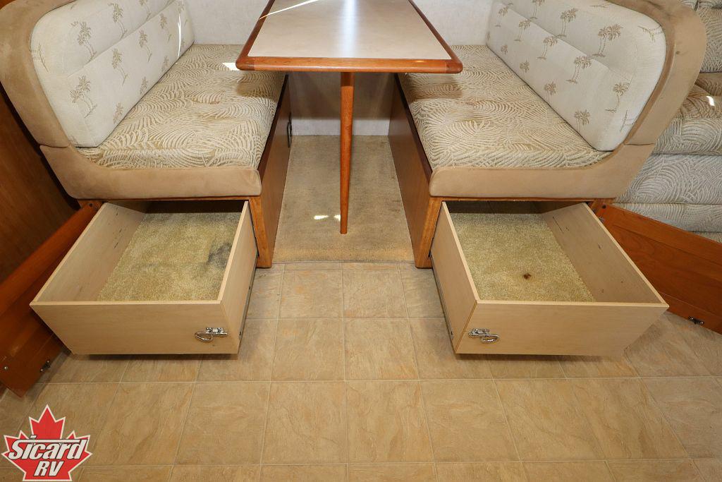 2005 NATIONAL RV DOLPHIN 5320