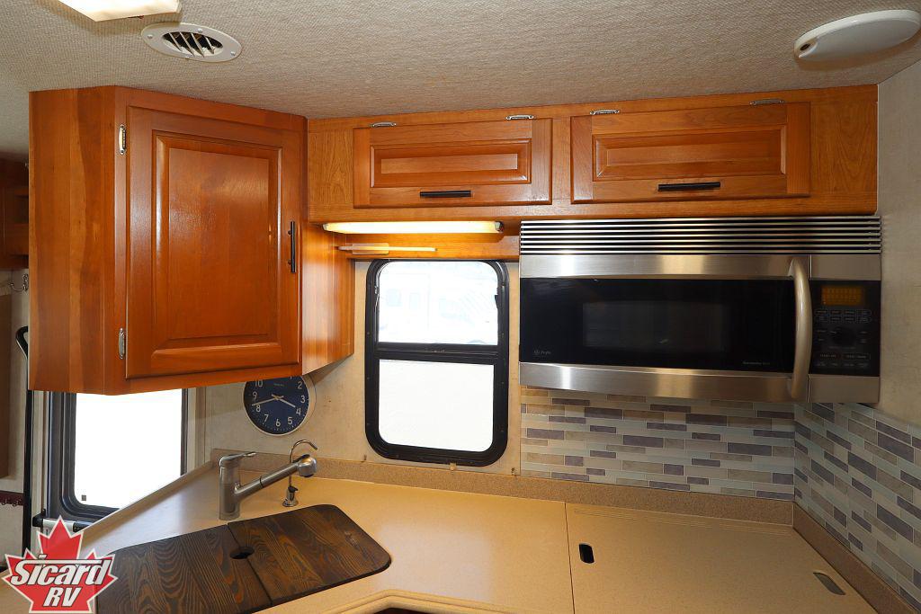 2005 NATIONAL RV DOLPHIN 5320