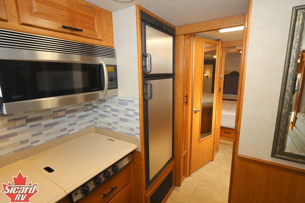 2005 NATIONAL RV DOLPHIN 5320