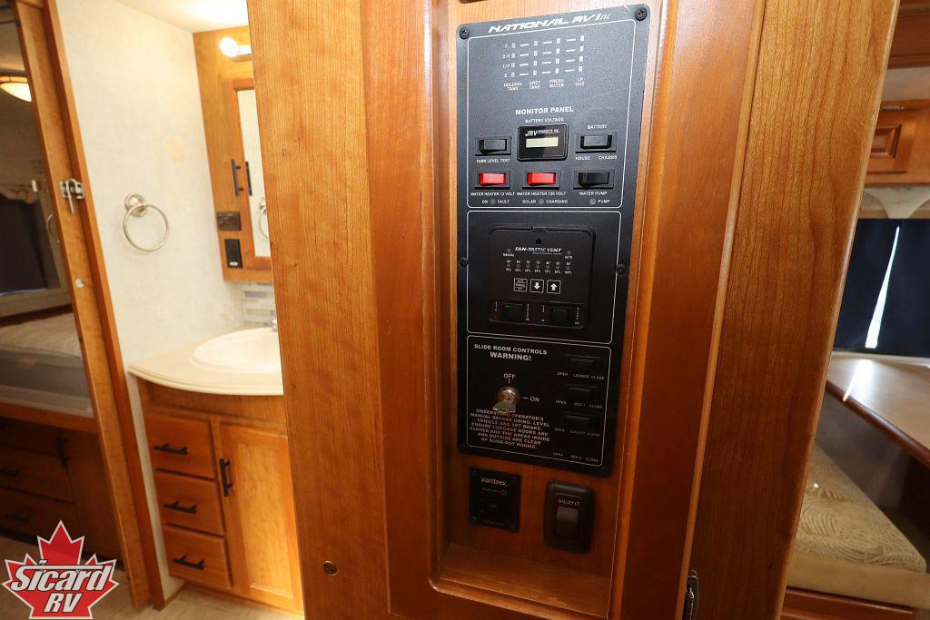 2005 NATIONAL RV DOLPHIN 5320