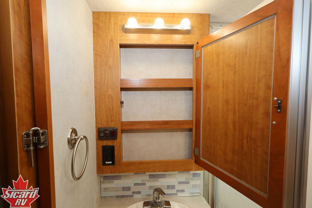 2005 NATIONAL RV DOLPHIN 5320