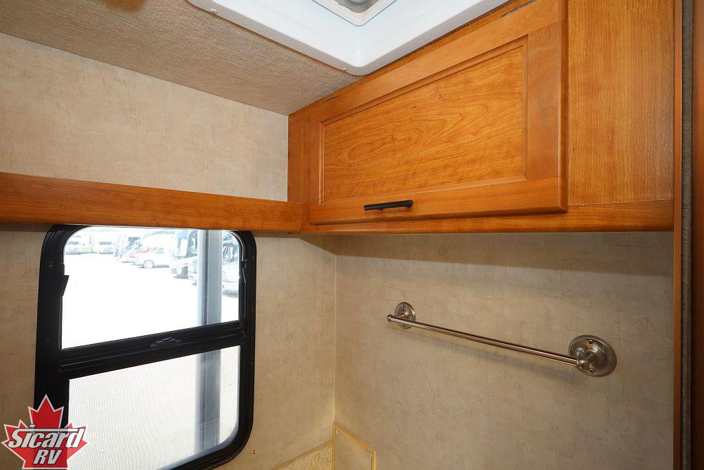 2005 NATIONAL RV DOLPHIN 5320