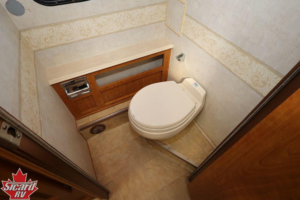 2005 NATIONAL RV DOLPHIN 5320
