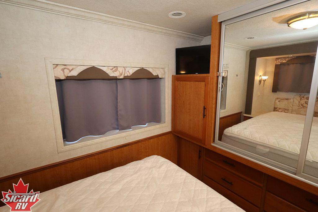 2005 NATIONAL RV DOLPHIN 5320