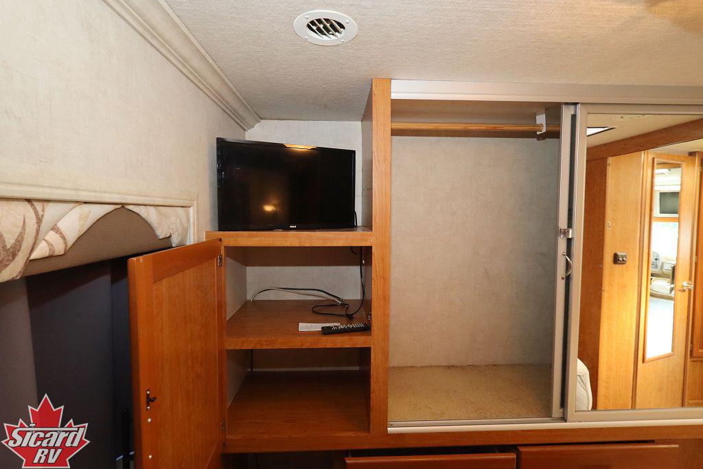 2005 NATIONAL RV DOLPHIN 5320