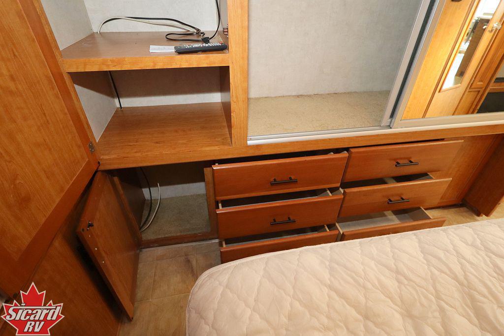 2005 NATIONAL RV DOLPHIN 5320