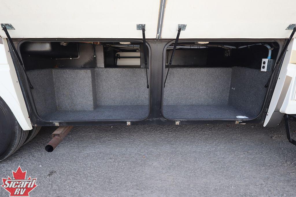 2005 NATIONAL RV DOLPHIN 5320