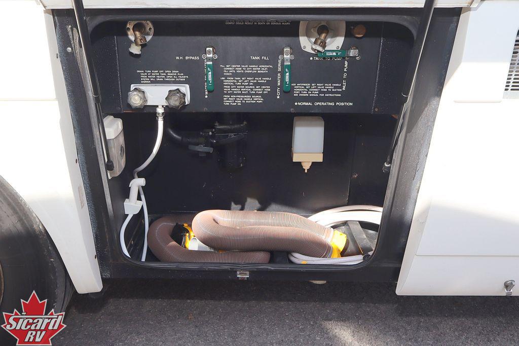 2005 NATIONAL RV DOLPHIN 5320