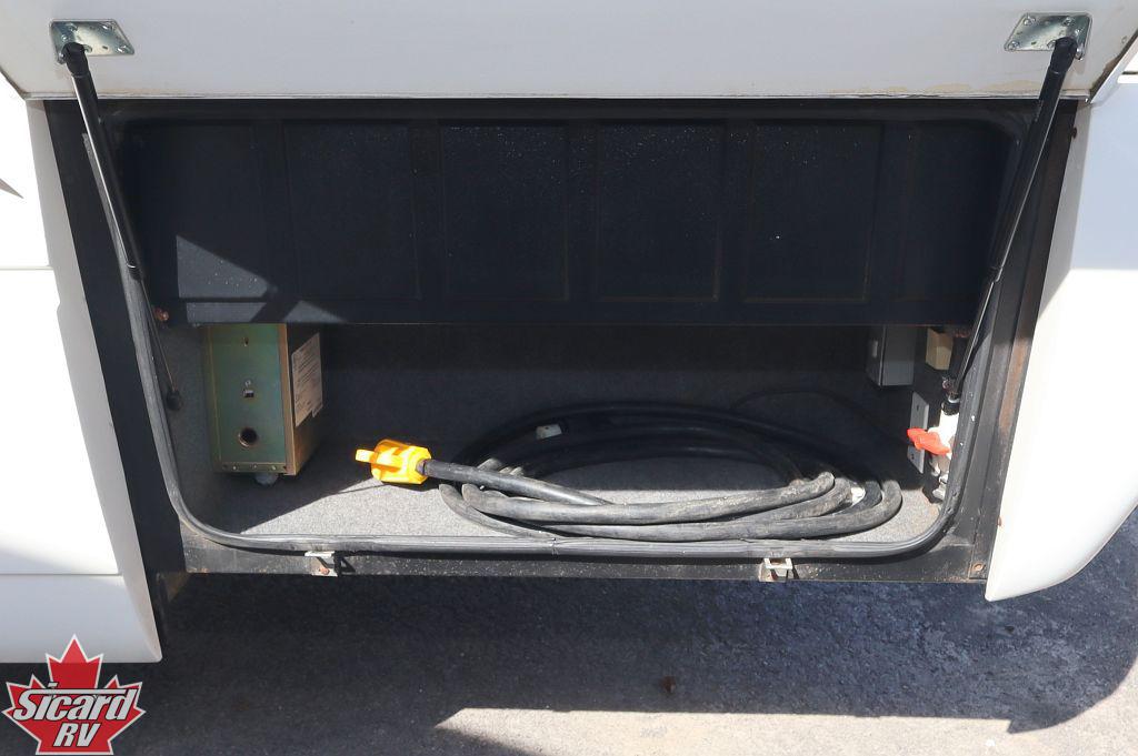 2005 NATIONAL RV DOLPHIN 5320