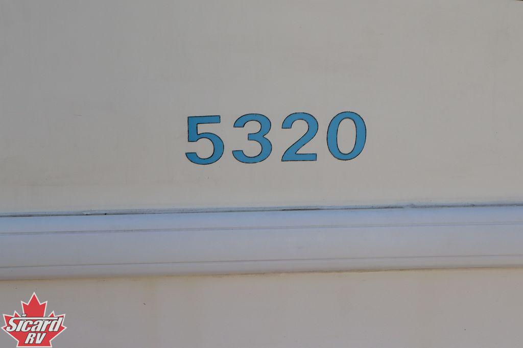 2005 NATIONAL RV DOLPHIN 5320