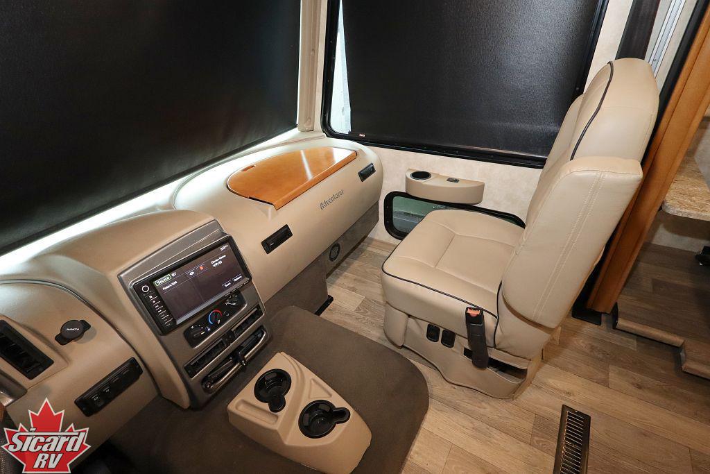 2019 WINNEBAGO ADVENTURER 33C