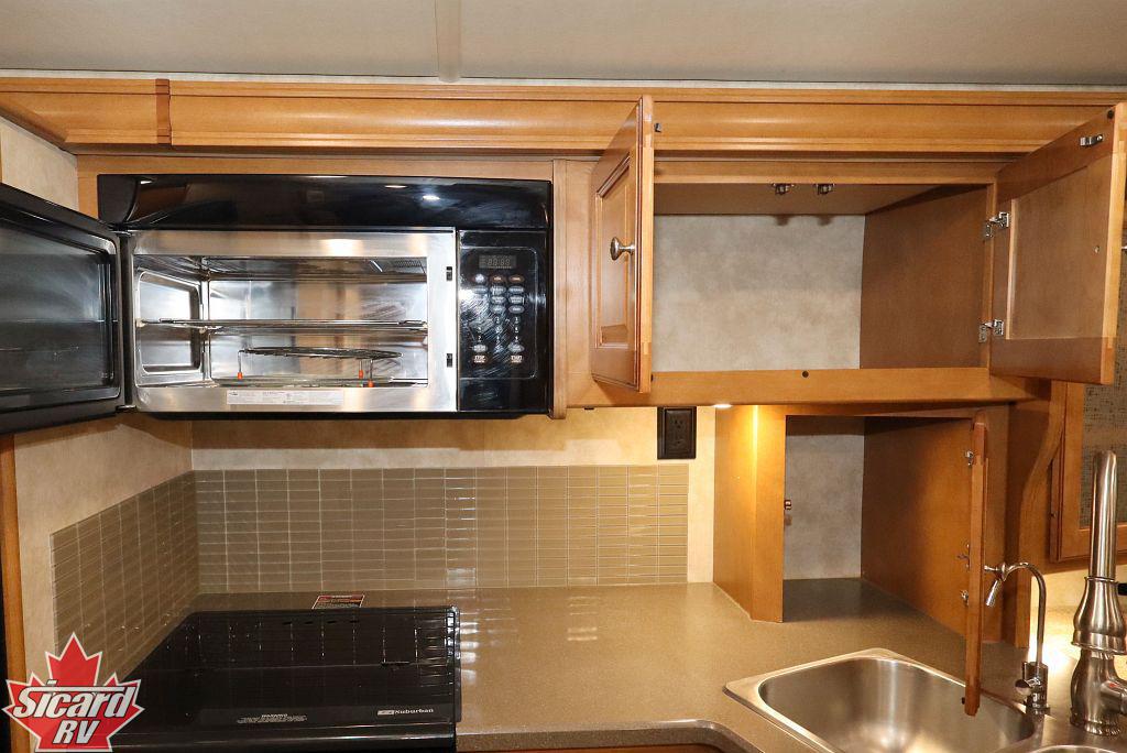 2019 WINNEBAGO ADVENTURER 33C