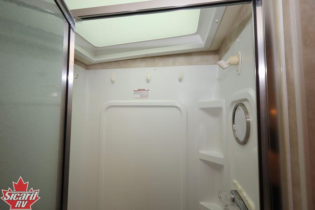 2019 WINNEBAGO ADVENTURER 33C