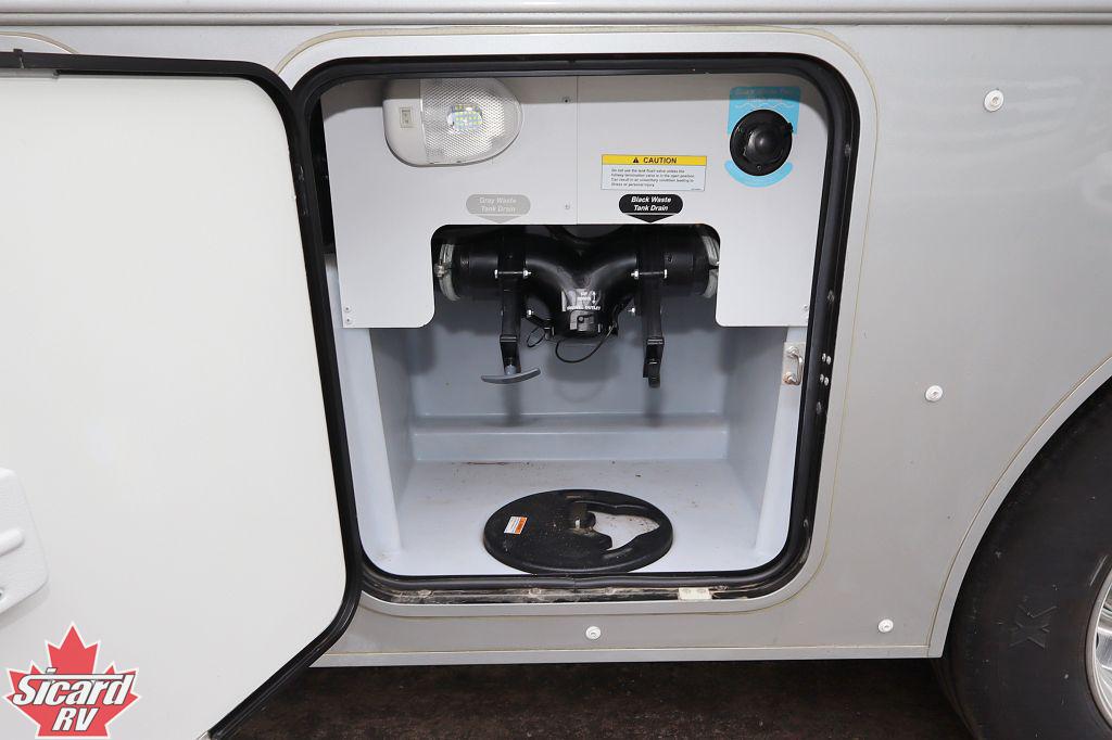 2019 WINNEBAGO ADVENTURER 33C