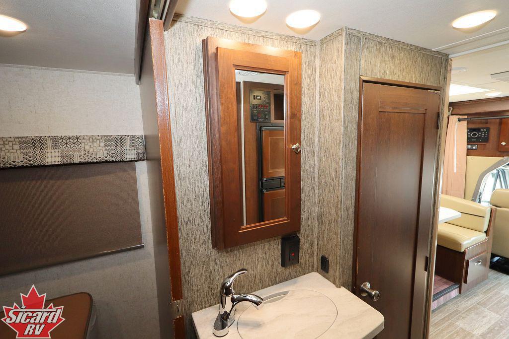 2018 FOREST RIVER SUNSEEKER 2400R