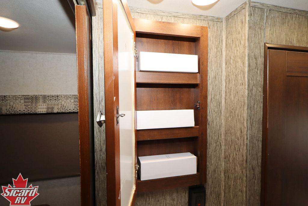 2018 FOREST RIVER SUNSEEKER 2400R