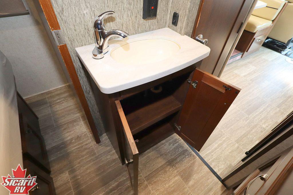 2018 FOREST RIVER SUNSEEKER 2400R