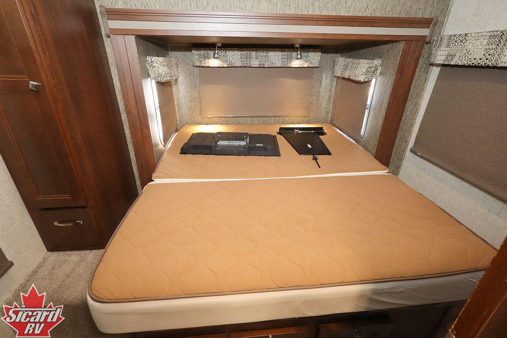 2018 FOREST RIVER SUNSEEKER 2400R