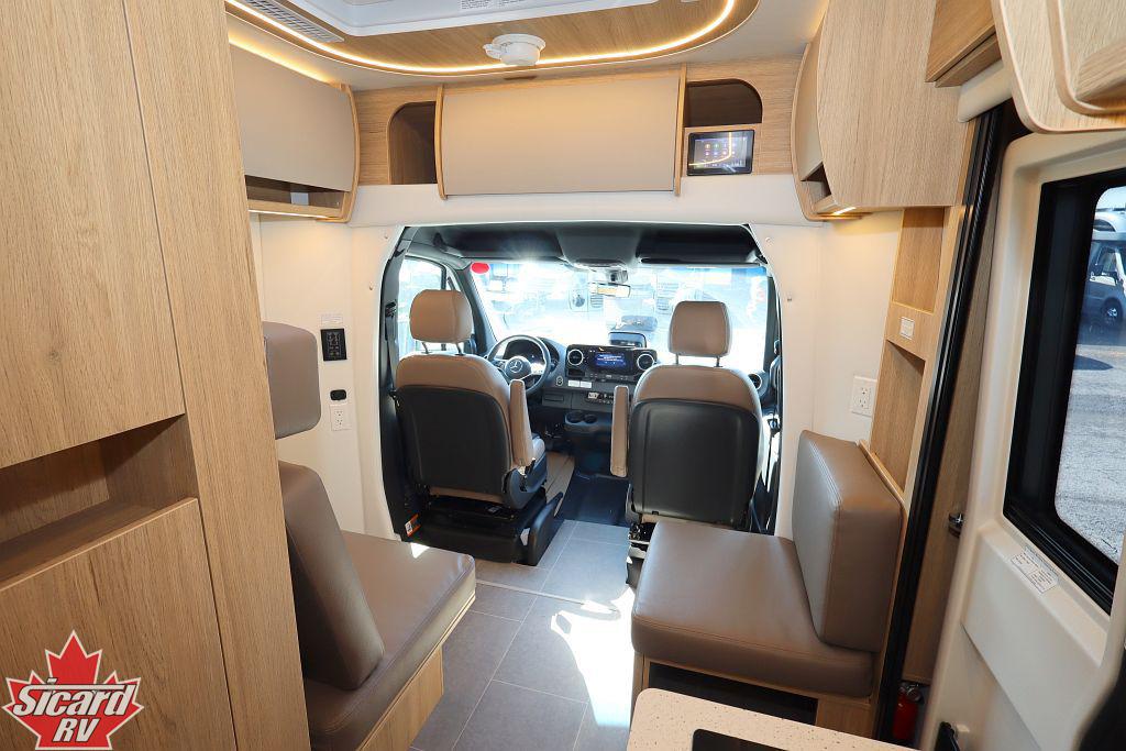 2027 LEISURE TRAVEL VANS UNITY U24TBX