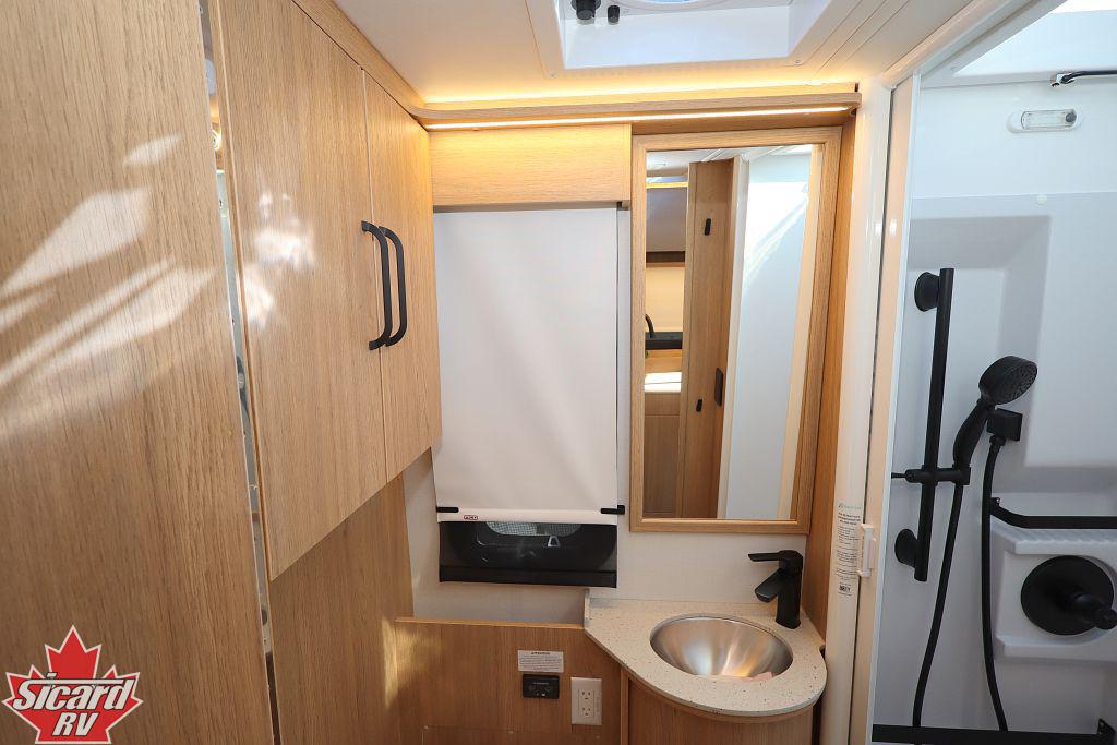 2027 LEISURE TRAVEL VANS UNITY U24TBX