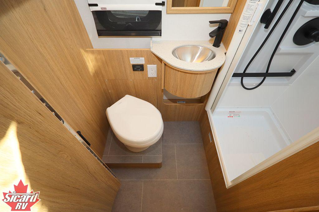 2027 LEISURE TRAVEL VANS UNITY U24TBX