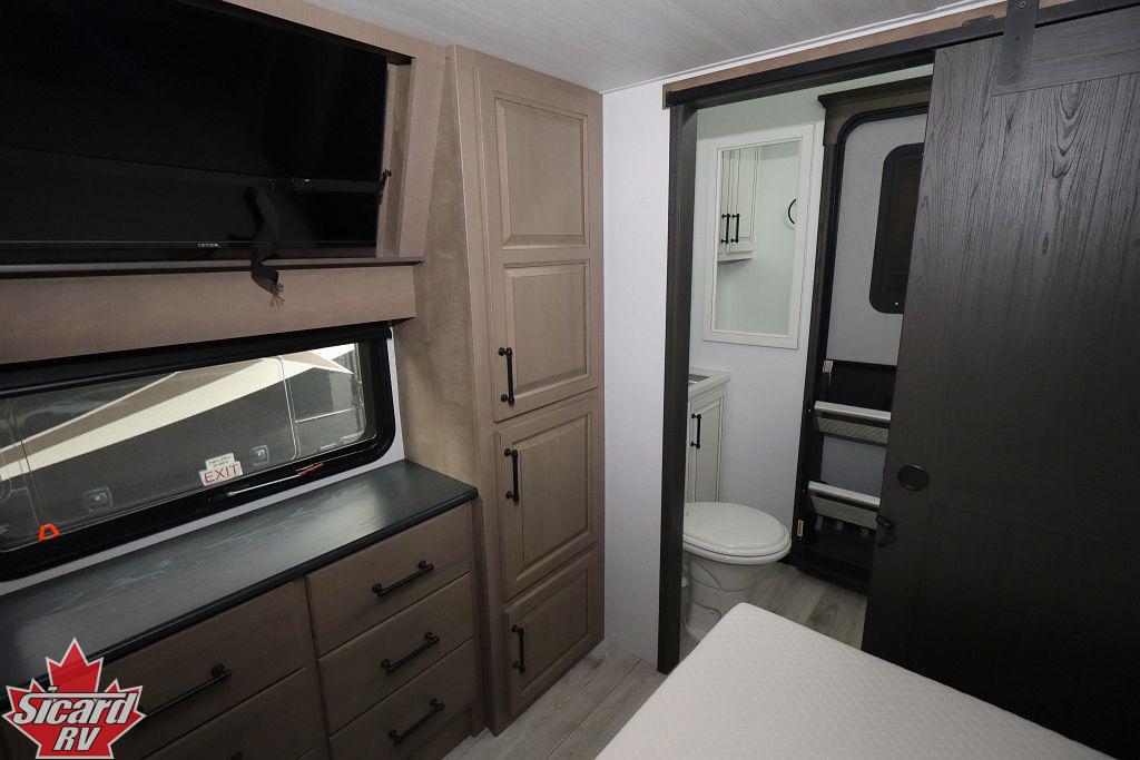 2025 KEYSTONE MONTANA LEGACY 3915TB