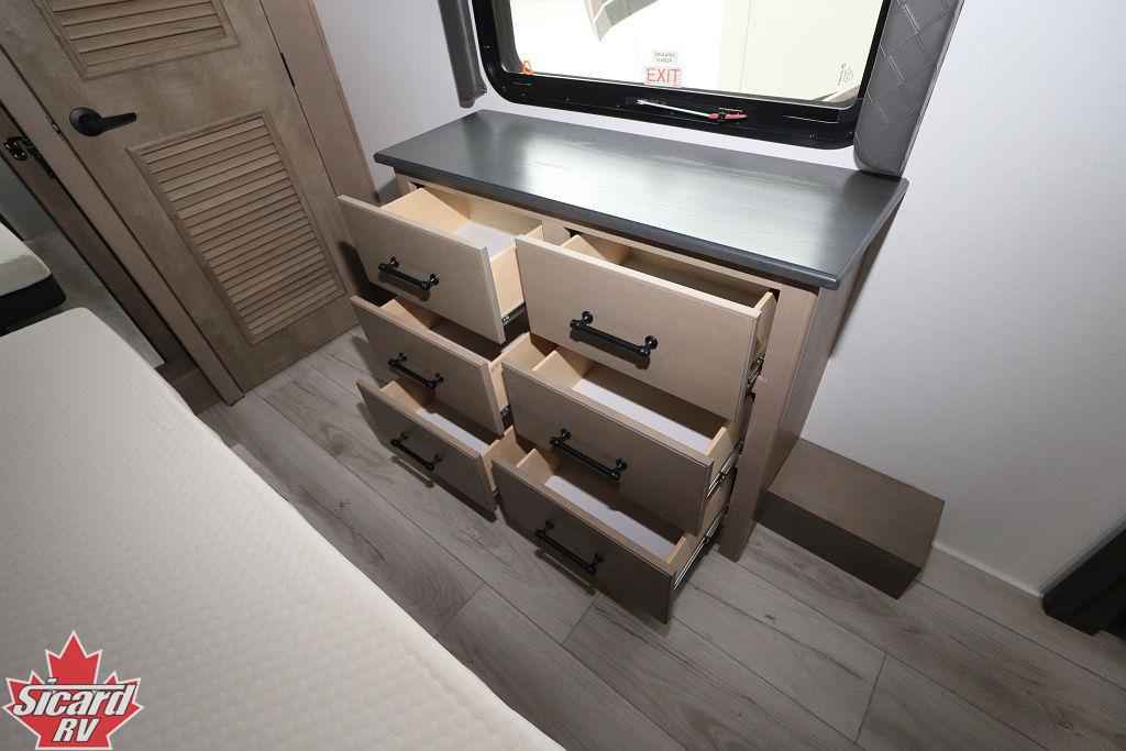 2025 KEYSTONE MONTANA LEGACY 3915TB