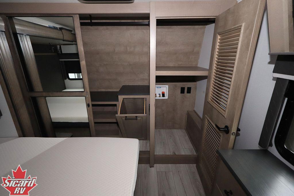 2025 KEYSTONE MONTANA LEGACY 3915TB