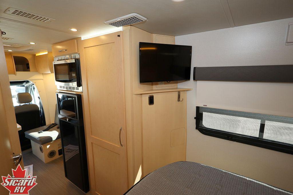 2021 LEISURE TRAVEL VANS UNITY U24IB
