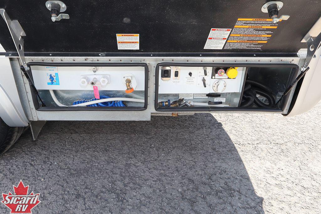 2021 LEISURE TRAVEL VANS UNITY U24IB