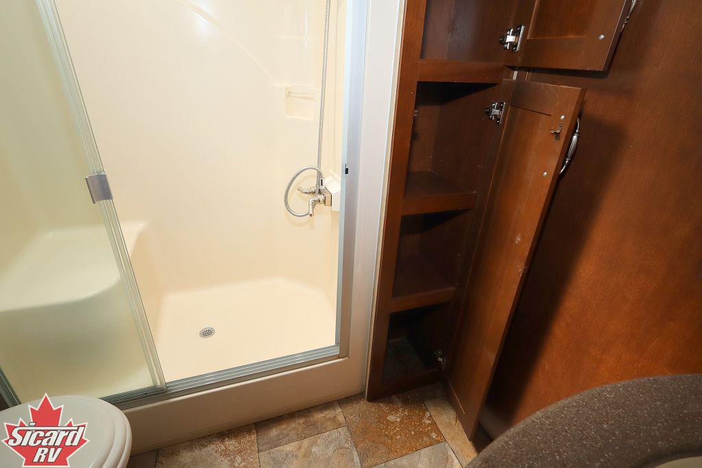 2013 FOREST RIVER CEDAR CREEK 38RE