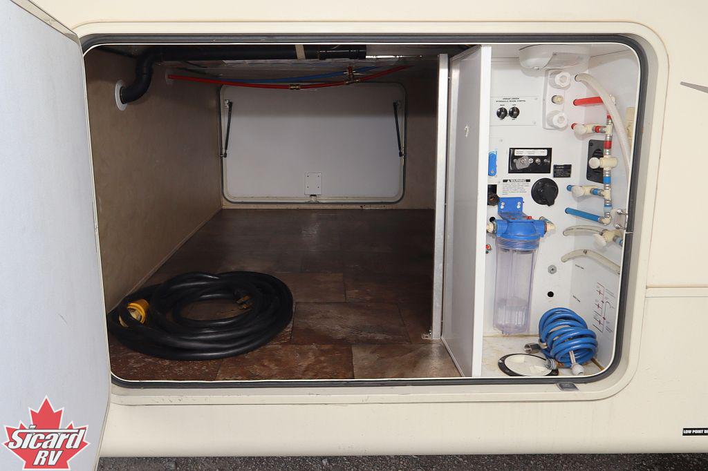 2013 FOREST RIVER CEDAR CREEK 38RE