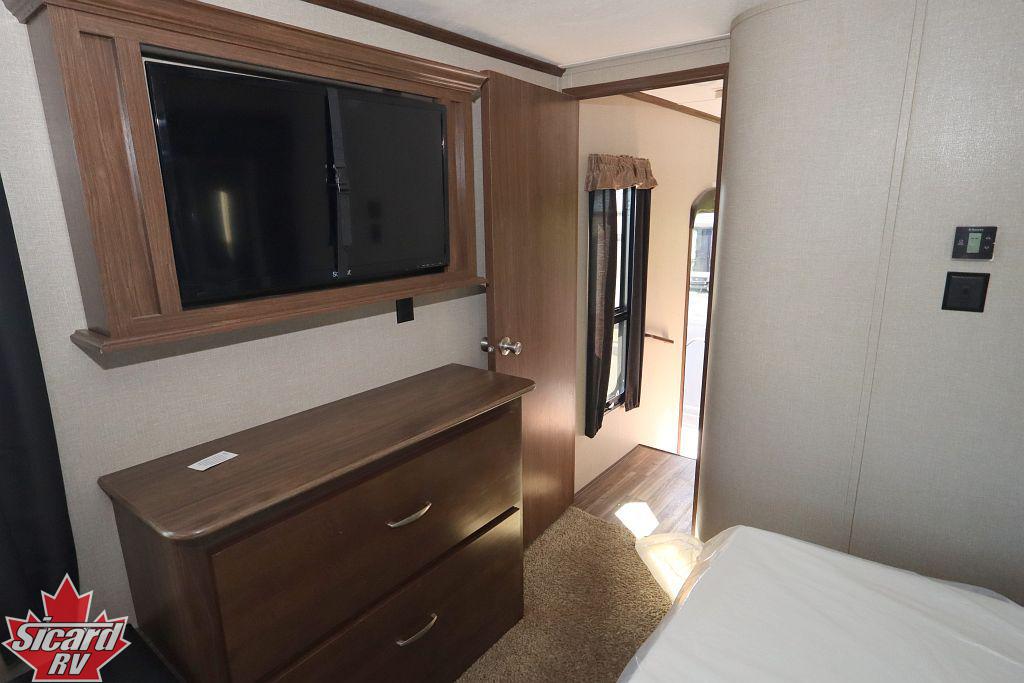 2017 KEYSTONE MONTANA HIGH COUNTRY 352RL