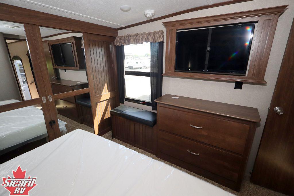 2017 KEYSTONE MONTANA HIGH COUNTRY 352RL