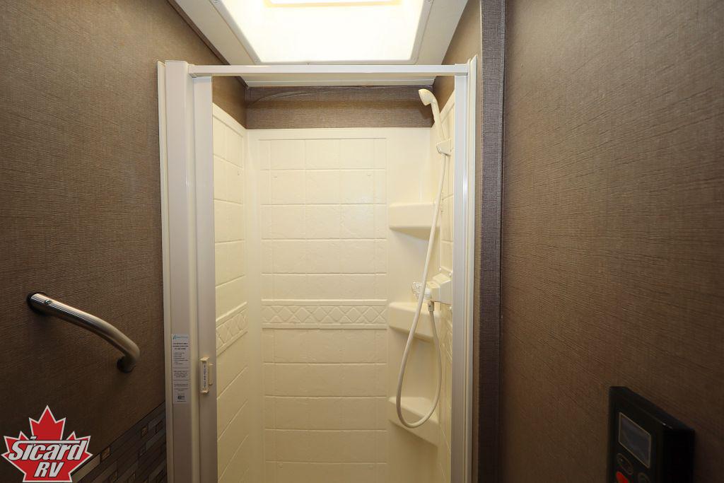 2018 THOR CHATEAU 24FS