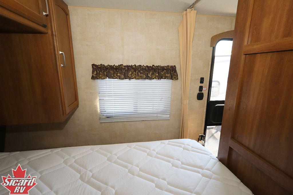 2015 KEYSTONE SPRINGDALE SM2820BH