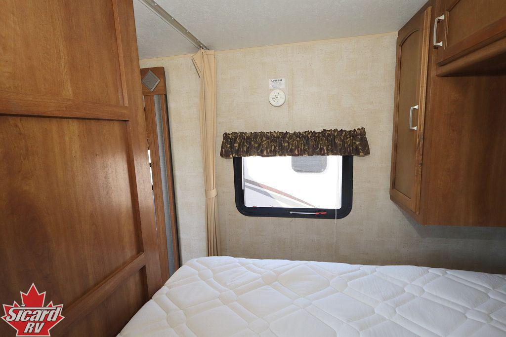 2015 KEYSTONE SPRINGDALE SM2820BH