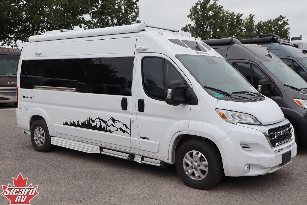 2024 ROADTREK ZION SRT
