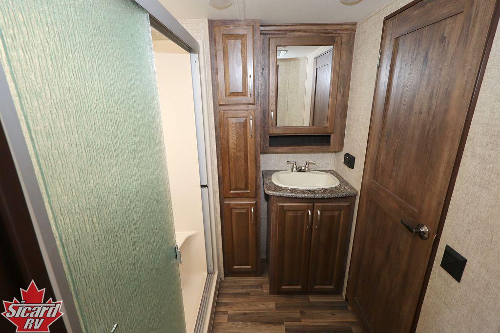 2016 KEYSTONE AVALANCHE 331RE