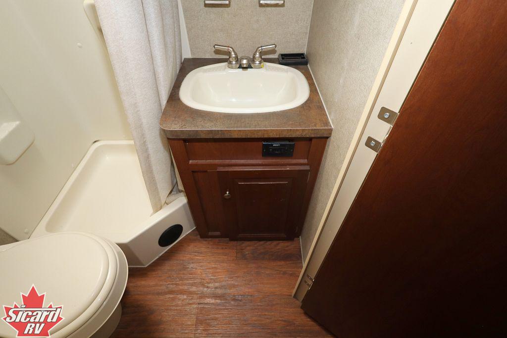 2016 FOREST RIVER ROCKWOOD ROO 23IKSS