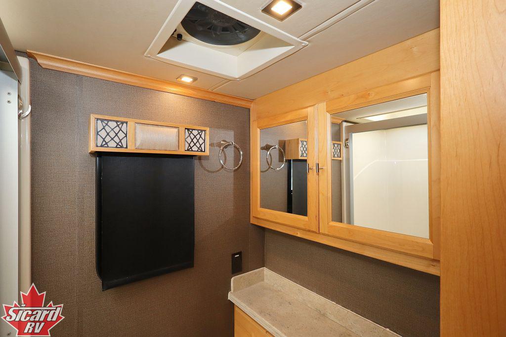 2019 TIFFIN ALLEGRO BREEZE 33BR