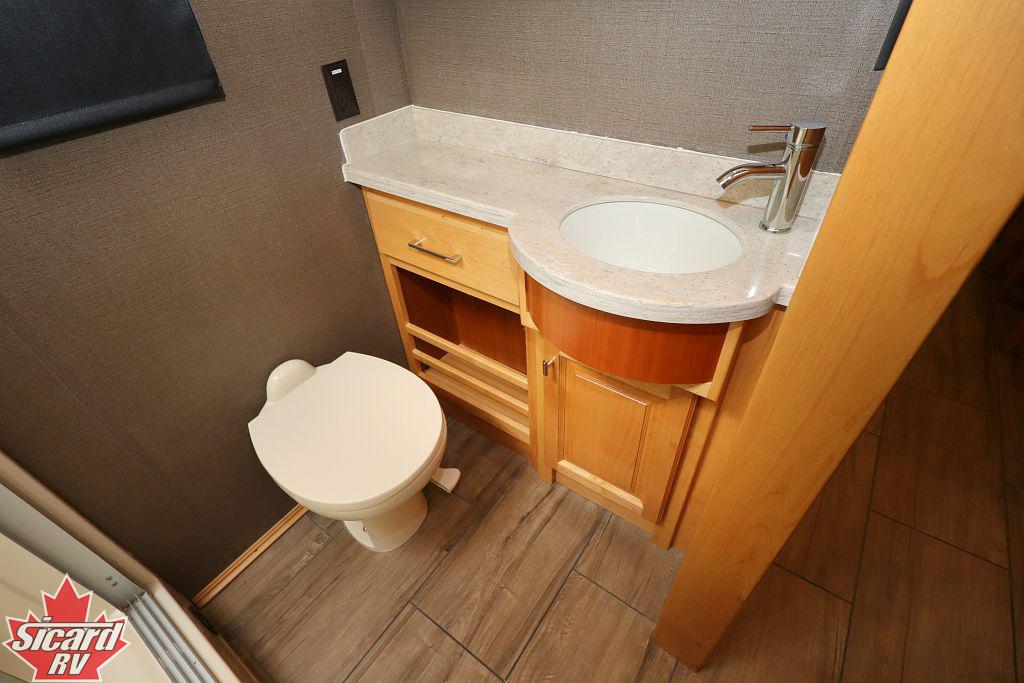 2019 TIFFIN ALLEGRO BREEZE 33BR
