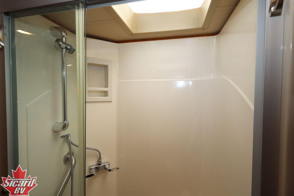 2019 TIFFIN ALLEGRO BREEZE 33BR