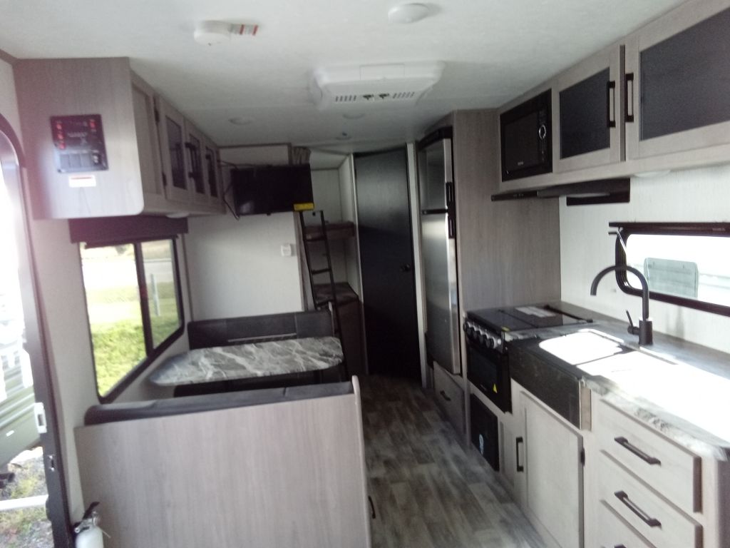 2022 Dutchmen RV 227bh