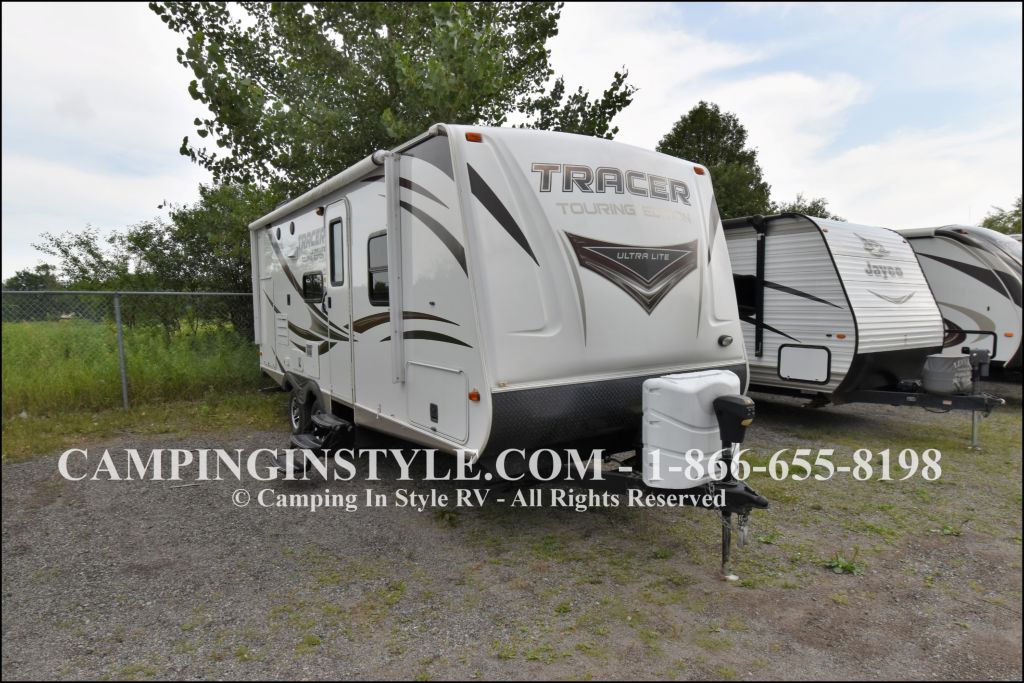2015 PRIMETIME TRACER EXECUTIVE 230FBS (couples)
