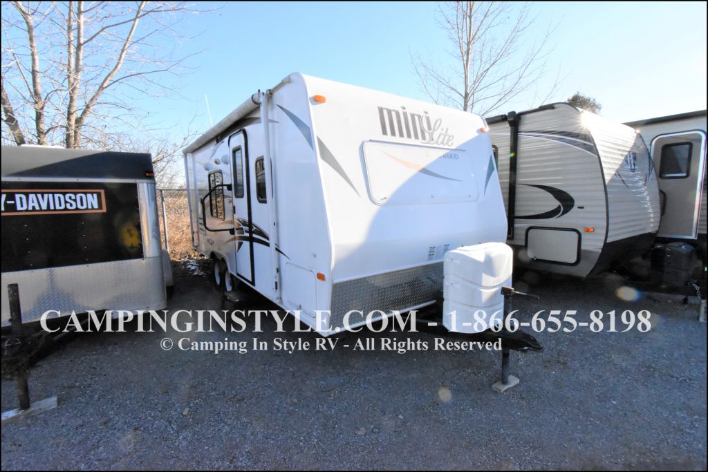 2014 FOREST RIVER ROCKWOOD MINI-LITE 2306 (bunks)