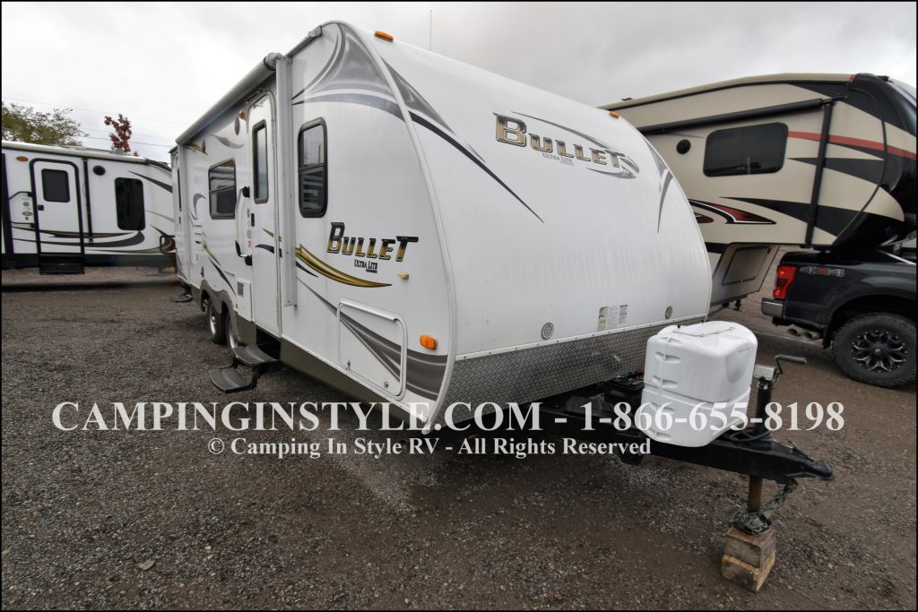 2011 KEYSTONE BULLET 246RBS (couples)