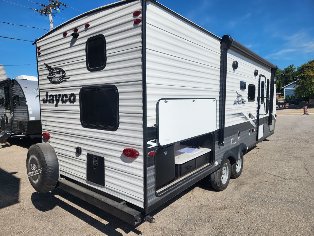 used travel trailer dealerships