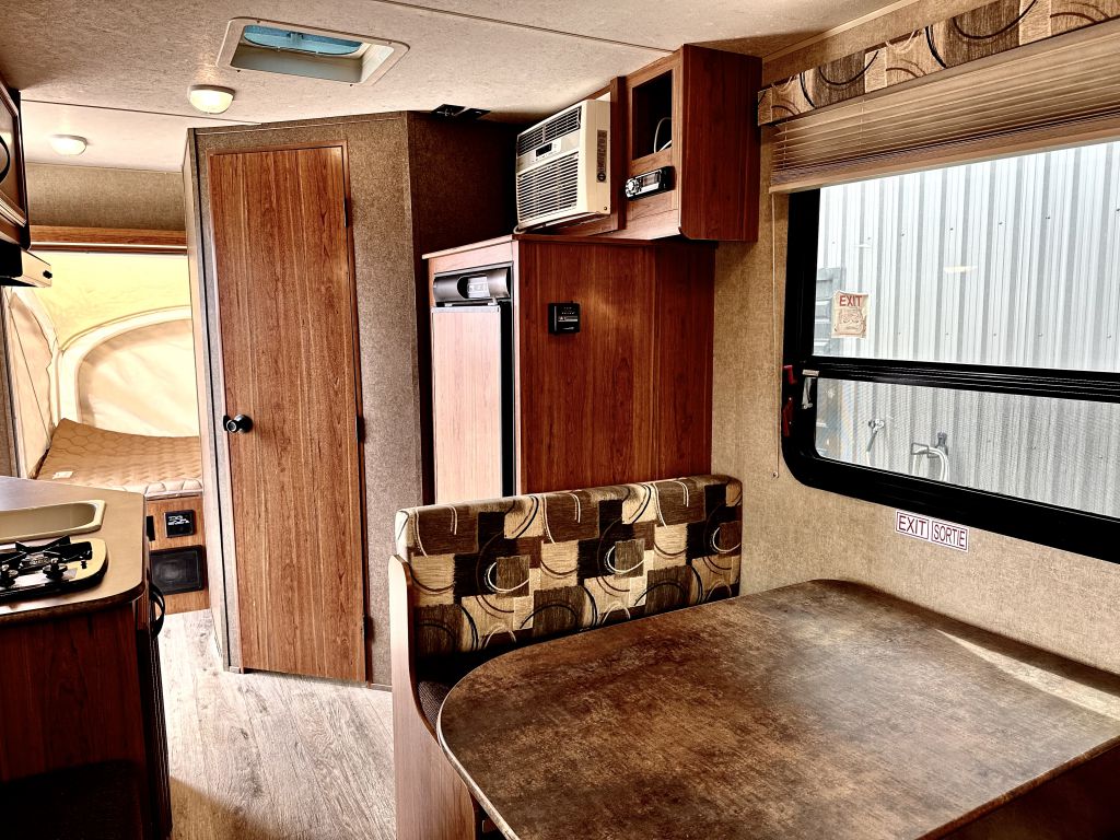 2015 Starcraft RV launch 16rb