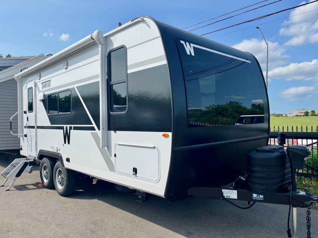 2025 WINNEBAGO THRIVE 18FBS